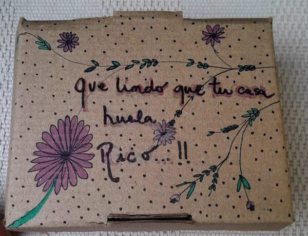 Caja box pintada a mano +Hornito de cerámica + bombitas de cera de soja para perfumar. - Imagen 2